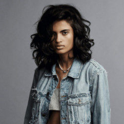 Sebastian Professional Re-Shaper Strong And Touchable Feel Hairspray Tugeva hoidvusega juukselakk 300ml