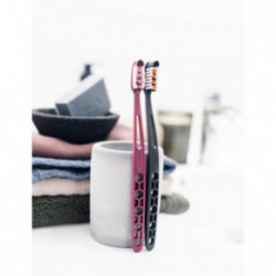 Jordan Ultralite 1+1 Toothbrush Soft Hambaharja komplekt Light Blue + Red