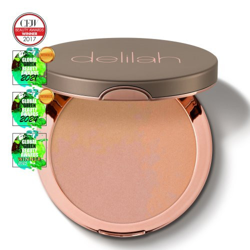 Delilah Pure Light Illuminating Powder Pressitud puuder koos sädelusega 9.9g