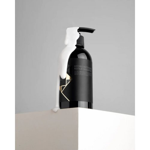 Hadat Cosmetics Hydro Intensive Repair Shampoo Juukseid taastav šampoon 250ml