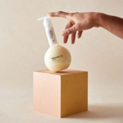 NatureLab Tokyo Perfect Smooth Conditioner Glotnumo suteikiantis kondicionierius 340ml