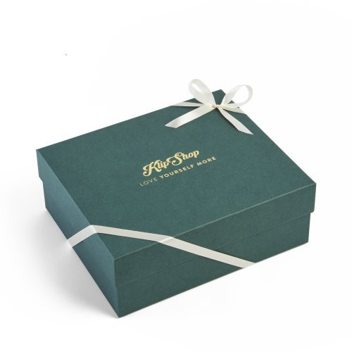 KlipShop Diamond Aran Blanket and Woodwick Candle Set in a Gift Box Cinnamon chai
